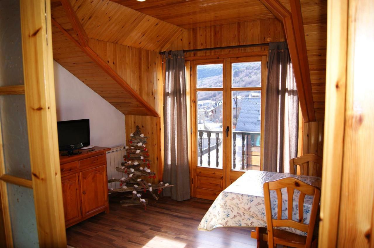 Apartaments Pont Romanic 에스포트 외부 사진